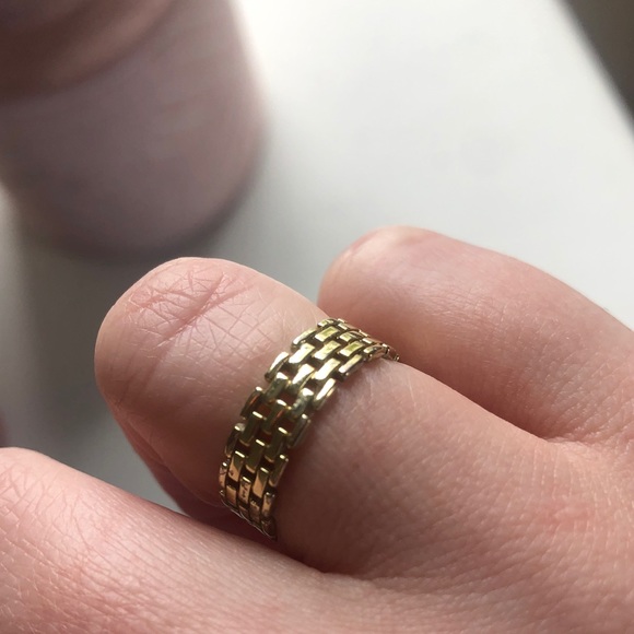 SHASHI x Revolve Linked Band Ring in Gold - Picture 2 of 8